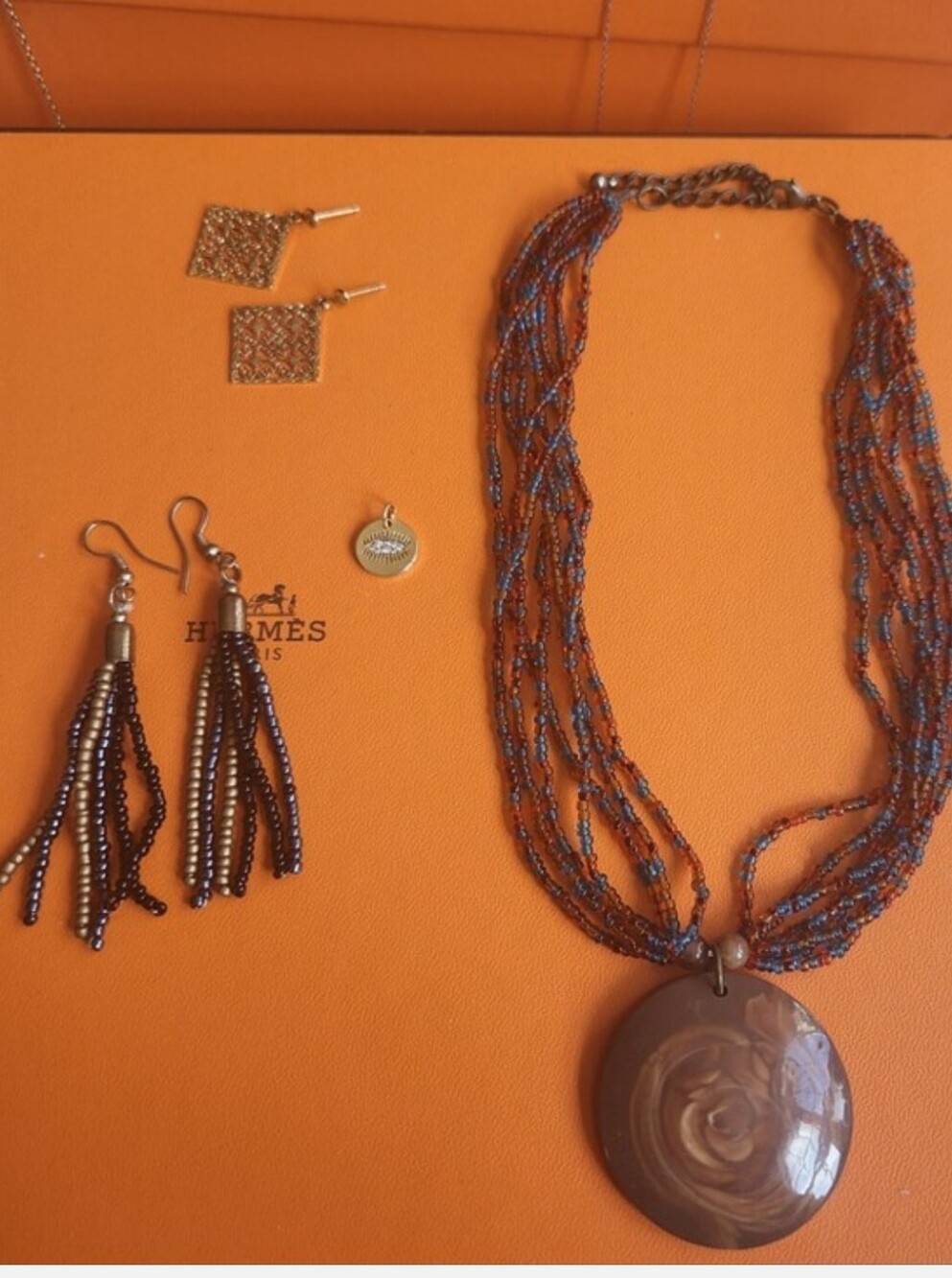 Fashion Jewelry Lot Multi-Strand Seed Bead Pendant Necklace A stunning piece